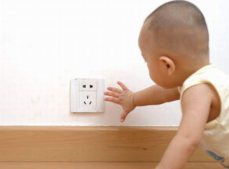 Sơ cứu khi trẻ bị điện giật 1