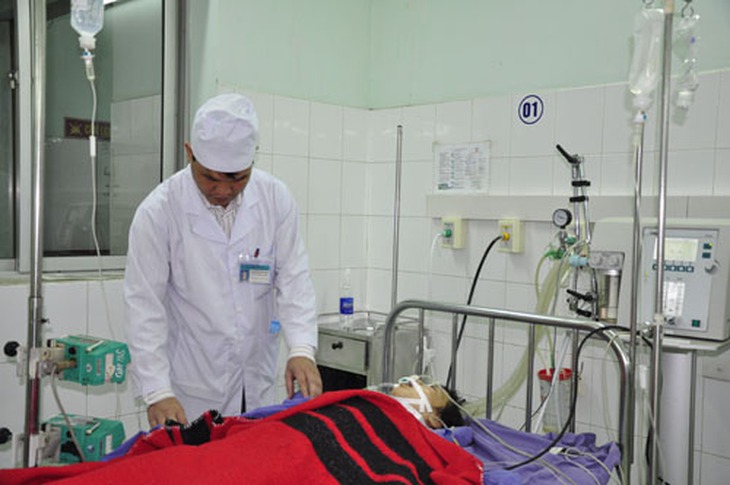 
	Bệnh nhân Hòa đang được cho thở máy tích cực và sức khỏe đang dần hồi phục.