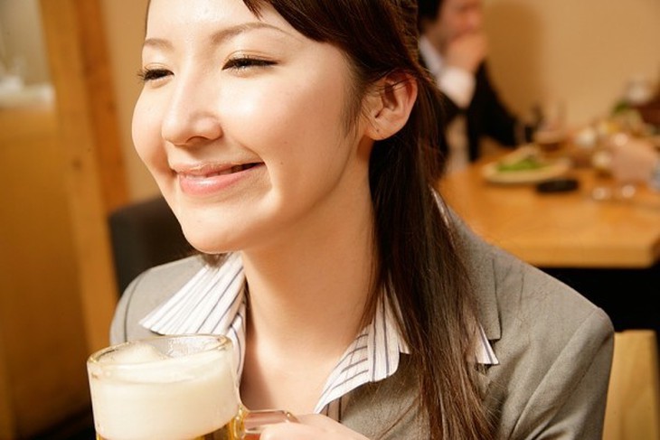 Bàn chuyện "cái duyên” của chị em nơi công sở 1