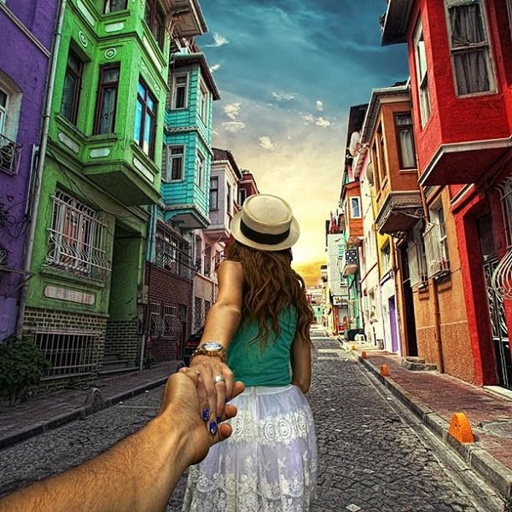 Bộ ảnh " Nắm tay em đi khắp thế gian" tiếp tục khuấy đảo cộng đồng mạng.