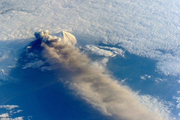 Nasa công bố ảnh chụp trái đất từ không gian đẹp nhất 2013 7