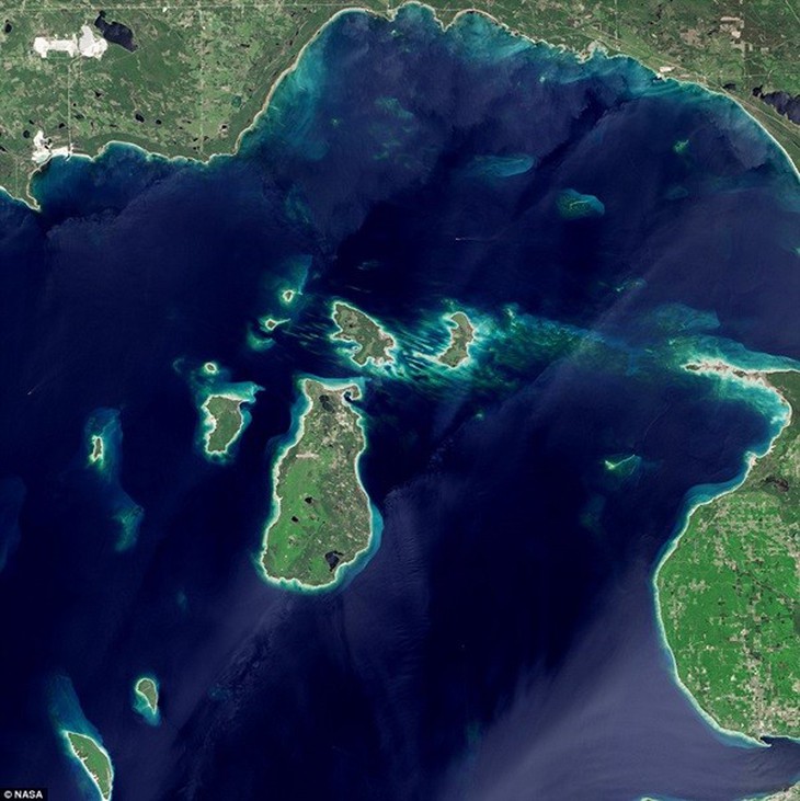 Nasa công bố ảnh chụp trái đất từ không gian đẹp nhất 2013 9