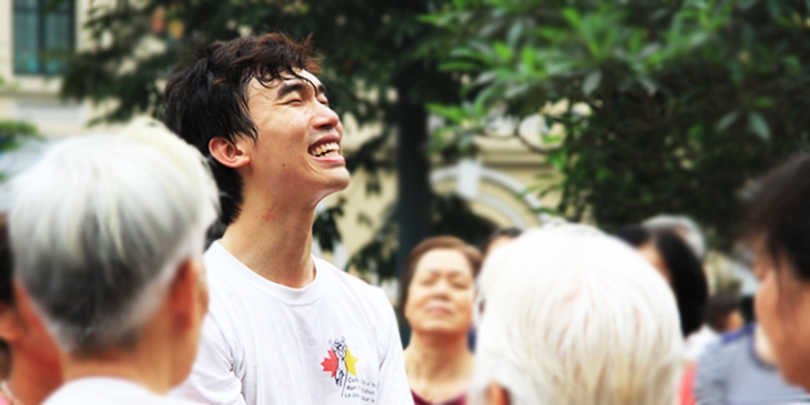 Hầu hết những người theo học bộ môn yoga này đều cảm nhận được những bài tập cười giúp họ trở nên vui vẻ hơn, đẩy lùi được bệnh tật và giúp họ giải toả những căng thăng của cuộc sống thường nhật. Đó cũng chính là lý do khiến những lớp “học cười” nhanh chóng phổ biến và lan rộng đến nhiều quốc gia, lãnh thổ
