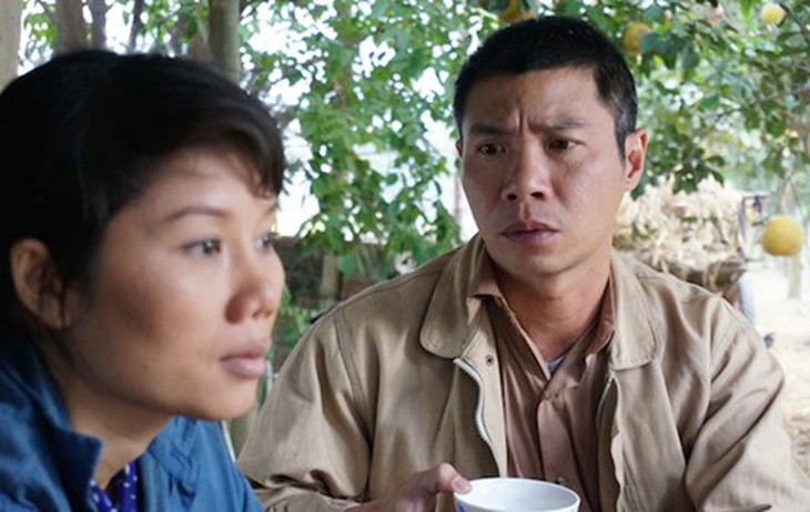 Nghệ sĩ Công Lý trong phim Bão qua làng