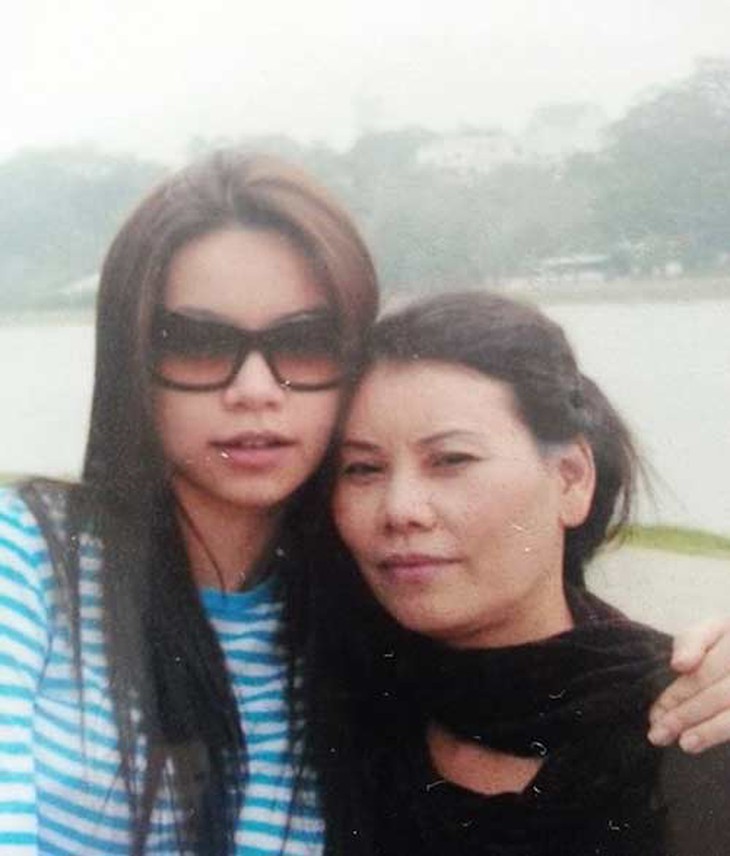 Mẹ Hà Hồ tiết lộ ảnh thời nhỏ dễ thương của con gái - 2