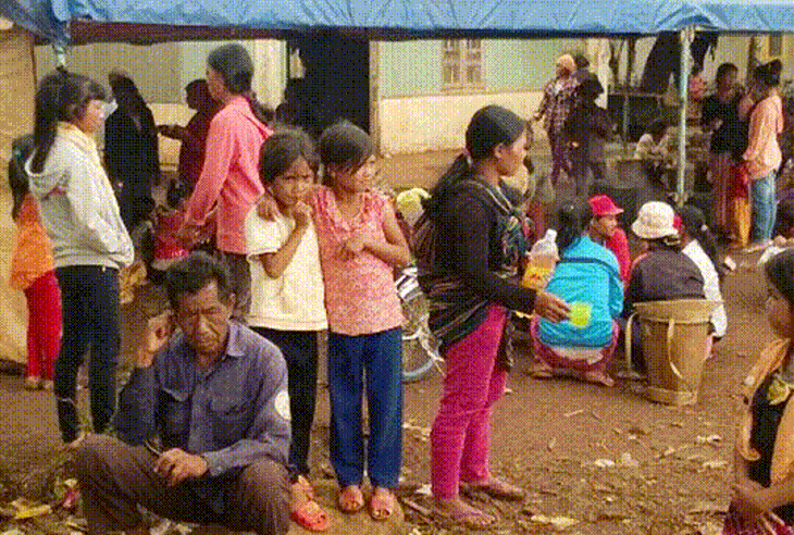 Đám tang tại nhà ông Rơ Lan Gong