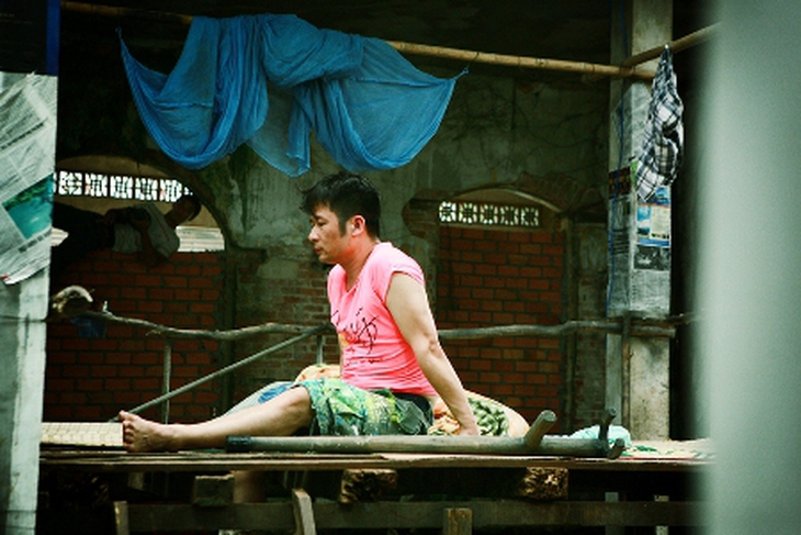 Đây là lần đầu tiên ca sĩ Bằng Kiều tham gia đóng vai chính trong một bộ phim điện ảnh.