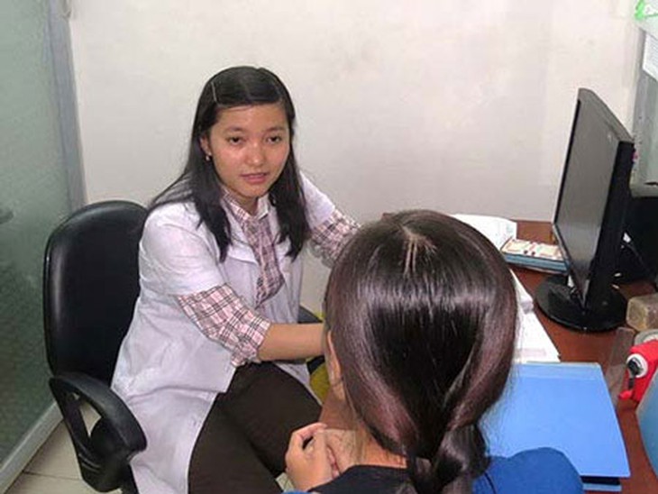 Khám tư vấn sức khỏe tâm thần cho người bệnh