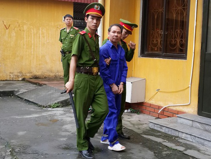 Dẫn giải bị cáo Mai Văn Phúc tới tòa phúc thẩm