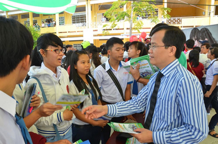 Trường đại học “như quán phở”?