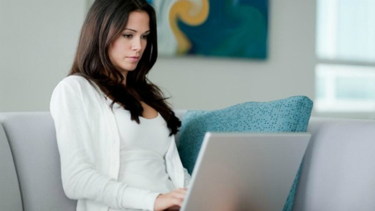 Woman-working-from-home-office-5992-6536