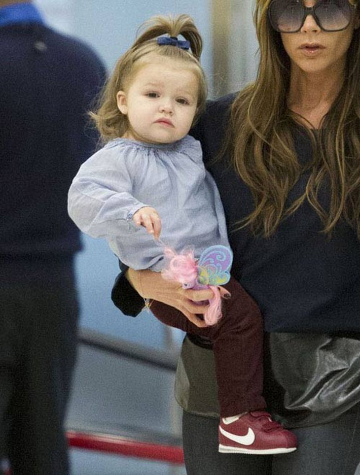 Kiểu tóc tuyệt xinh của con gái Beckham - 10