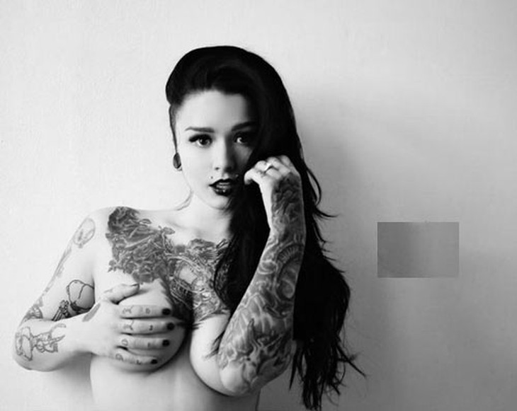 2 người đẹp xăm trổ gốc Việt nổi tiếng vì quá sexy - 11