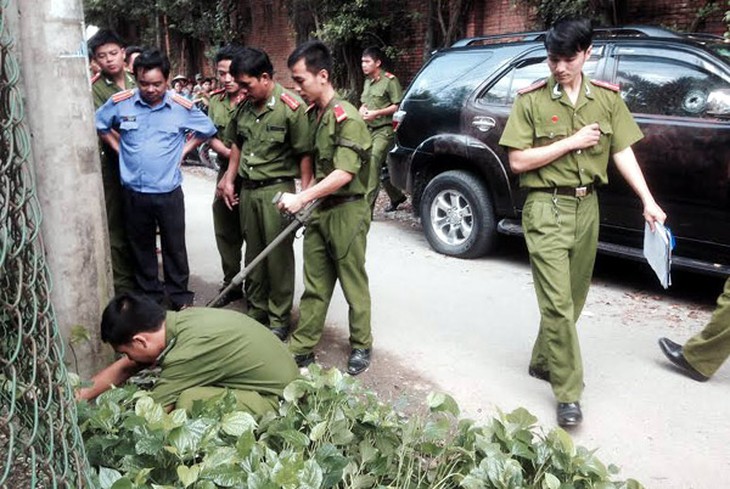 Dĩ An; xác chết; bắn súng