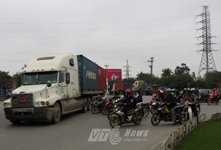 Lao ầm ầm, hung thần đất Cảng trêu ngươi tử thần