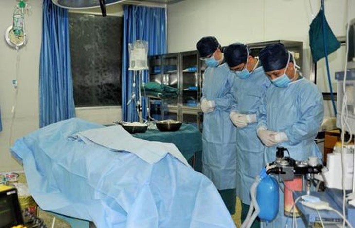 Tiếc thương bé 7 tuổi chọn chết để cứu mẹ