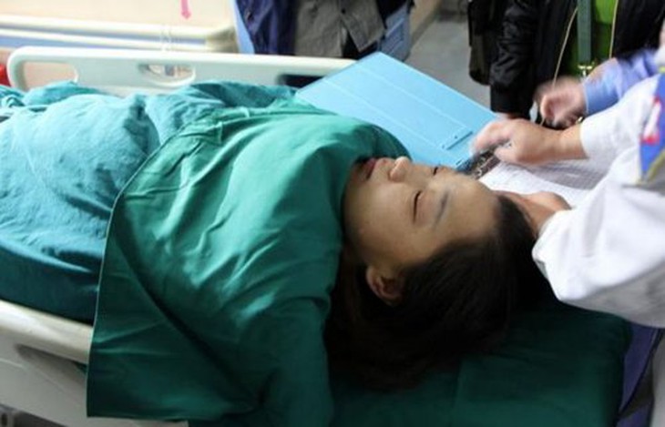 Tiếc thương bé 7 tuổi chọn chết để cứu mẹ