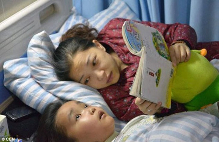 Tiếc thương bé 7 tuổi chọn chết để cứu mẹ