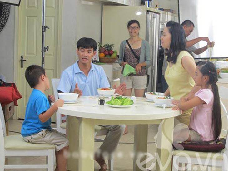 Chuyện chưa biết về trẻ em Việt đi quay quảng cáo