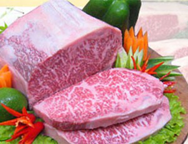 2. Sau một thời gian ngắn, khi xảy ra lùm xùm xung quanh việc thịt bò Kobe nhập khẩu vào Việt Nam không có chứng từ, khiến món phở xa xỉ này gần như