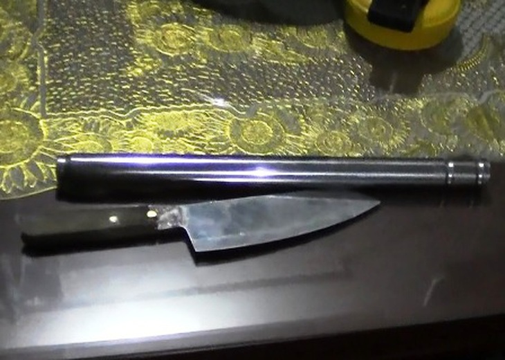 Hung khí mà 2 đối tượng dùng để uy hiếp gia đình ông A.