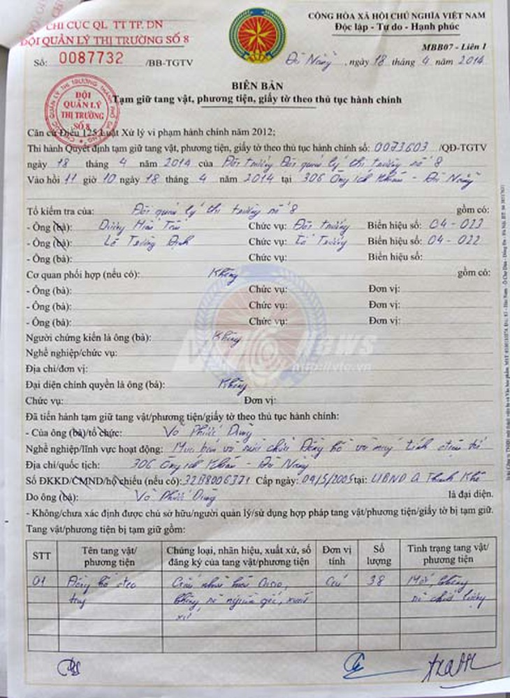 Tạm giữ hàng trăm đồng hồ, máy tính nghi giả nhãn