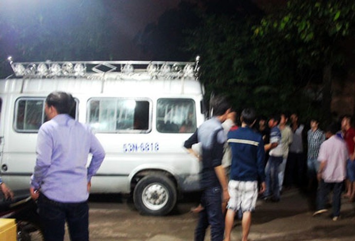 Đến rạng sáng 16/6, thi thể các nạn nhân được đưa về gia đình lo hậu sự. Ảnh: An Nhơn