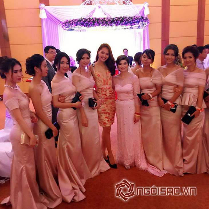 gia-dinh-hoa-hau-huong-giang-2