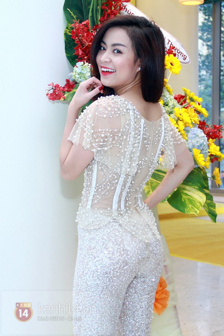 Hoàng Thùy Linh đọ vẻ gợi cảm với Jennifer Phạm 2