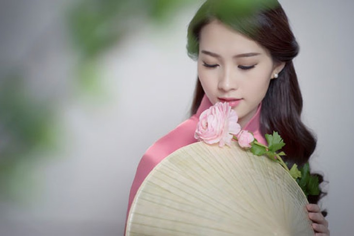 Nhằm tôn vinh giá trị bản sắc văn hóa truyền thống, vẻ đẹp dịu dàng tà áo dài Việt Nam, trang phục truyền thống của Người Phụ nữ Việt Nam; giới thiệu đến du khách, công chúng hình ảnh chiếc Áo Dài Việt Nam qua từng thời kỳ theo suốt chiều dài lịch sử của dân tộc Việt Nam, tạo môi trường giao lưu văn hóa giữa công chúng và các Nhà thiết kế, nghệ nhân áo dài nổi tiếng Việt Nam thông qua những tác phẩm nghệ thuật áo dài đặc sắc.