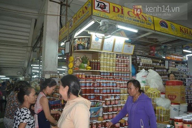 Thực hư vụ hộp mắm có bao cao su trộn lẫn khiến dân mạng xôn xao 2