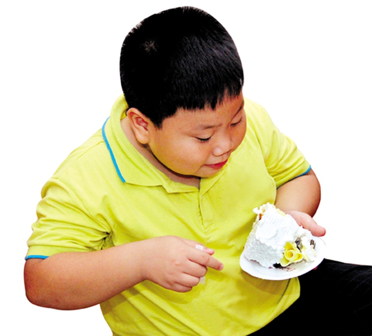 Đồ ngọt là nguyên nhân khiến bé tăng cân nhanh.