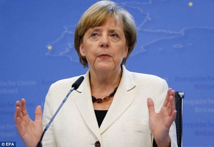 Bà Merkel đã không thể trả lời hai cuộc gọi mà ông Bosbach gọi đến cho bà.