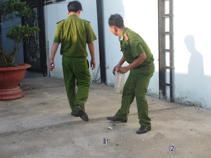 Công an khám nghiệm hiện trường