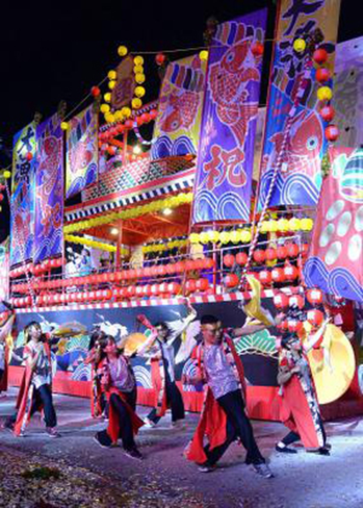 [Caption]At the heart of it all - some 70,000 volunteers and performers are here to usher in the Year of the Horse in an explosion of sound and colour.
