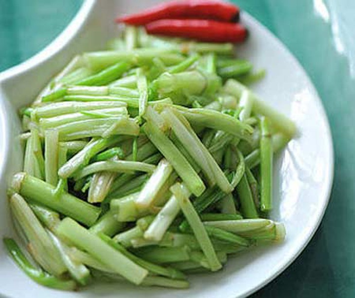 Trừ ôn, giảm nhiệt: rau cần