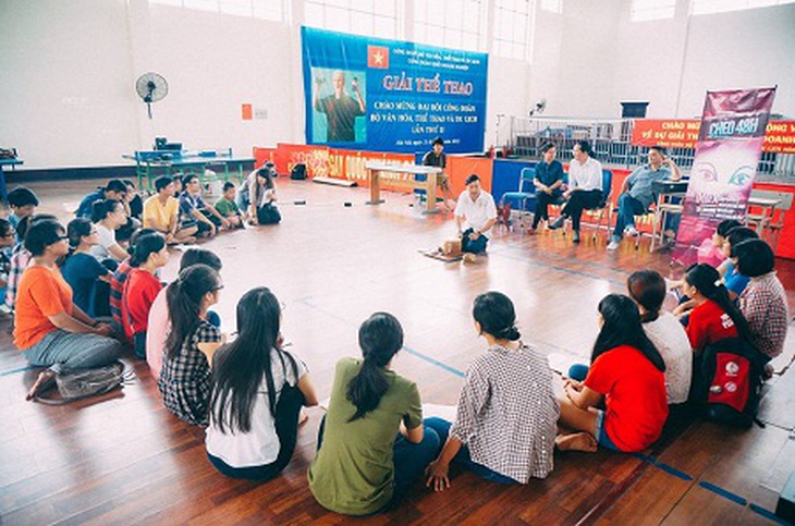 Một buổi học “Chèo khám phá” của các học viên “Chèo 48h”.