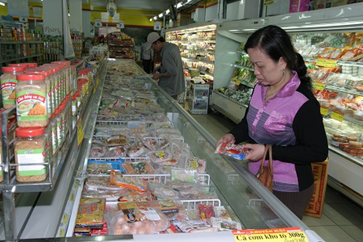 Hạn chế ăn đồ ăn nhanh là một cách hạn chế tăng huyết áp. Ảnh: TM