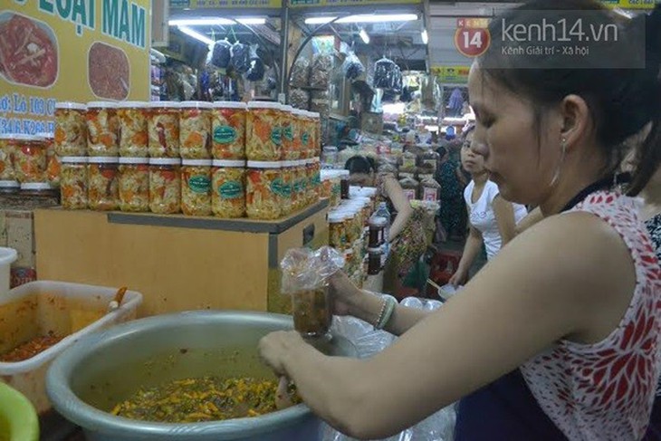 Thực hư vụ hộp mắm có bao cao su trộn lẫn khiến dân mạng xôn xao 4