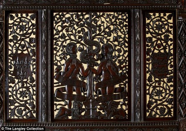 Chiếc giường cổ đã được chế tác sau khi vị vua đầu tiên của triều đại Tudor kết hôn vào năm 1486.