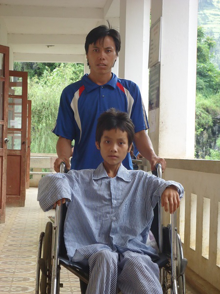 Cháu Thắng đã dần hồi phục sau khi được cấp cứu và điều trị tích cực. Ảnh: N.Hùng