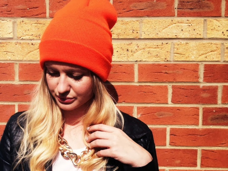 Trong khi beanie màu cam chỉ phù hợp với những cô nàng cá tính