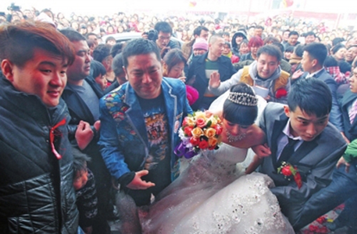 dam-cuoi-co-gai-bi-ung-thu004.jpg