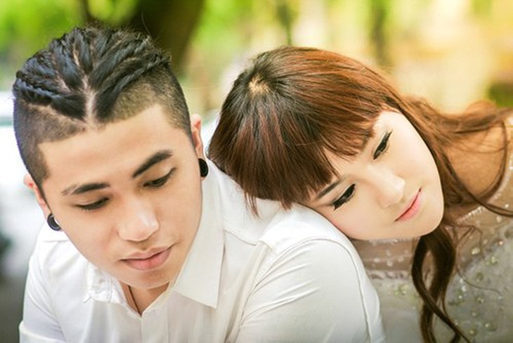 ha-lade-chup-anh-cuoi-voi-ban-trai-32430
