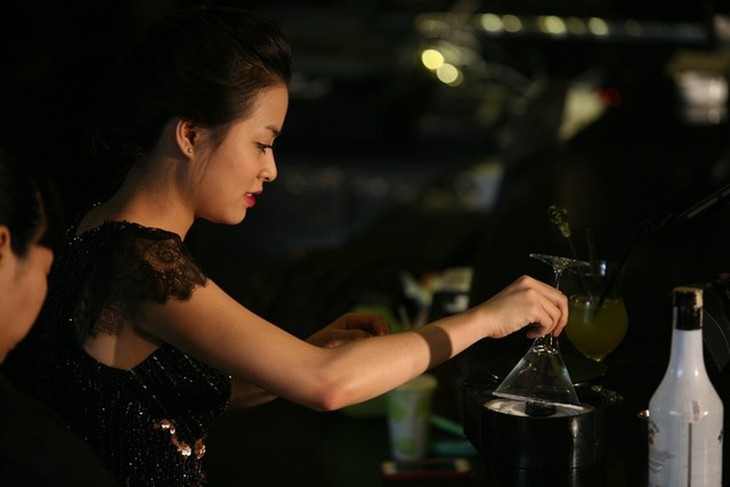 Hoàng Thùy Linh lại đối diện với scandal sex trên truyền hình