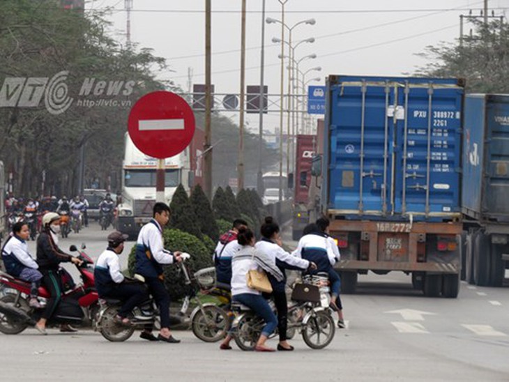 Lao ầm ầm, hung thần đất Cảng trêu ngươi tử thần