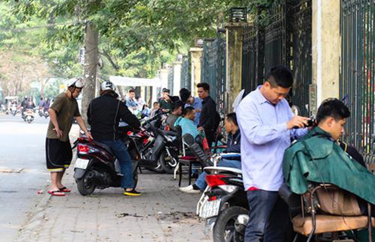 cắt tóc, rửa xe, cuối năm, Tết