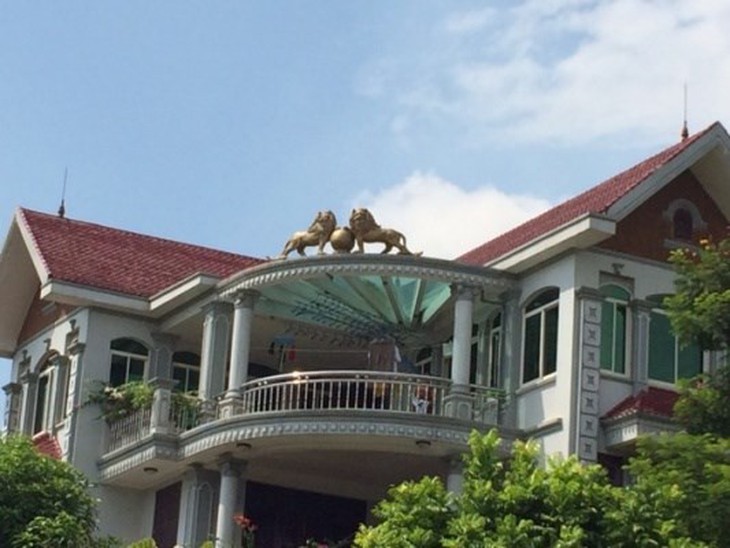 linh-vật, trấn-yểm, bùa-chú, Diệu-Hiền, sư-tử, gà-vàng, ngựa-sắt, phát-tài, chim, chó