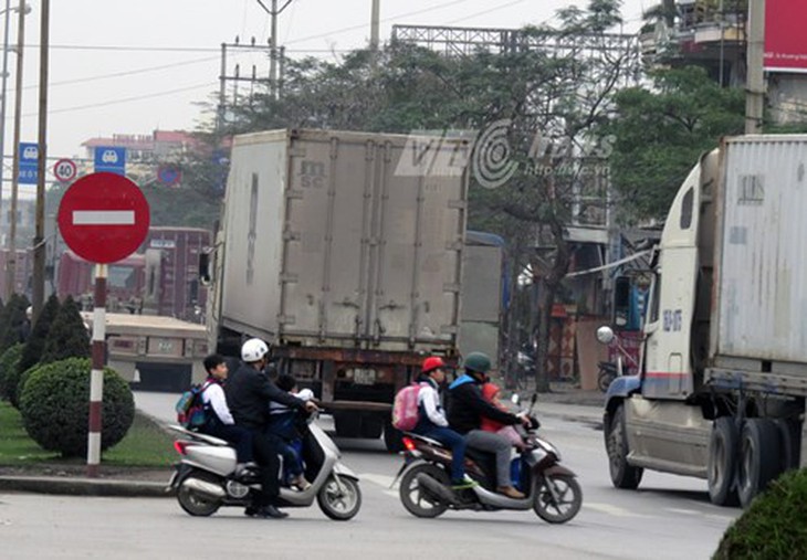 Lao ầm ầm, hung thần đất Cảng trêu ngươi tử thần