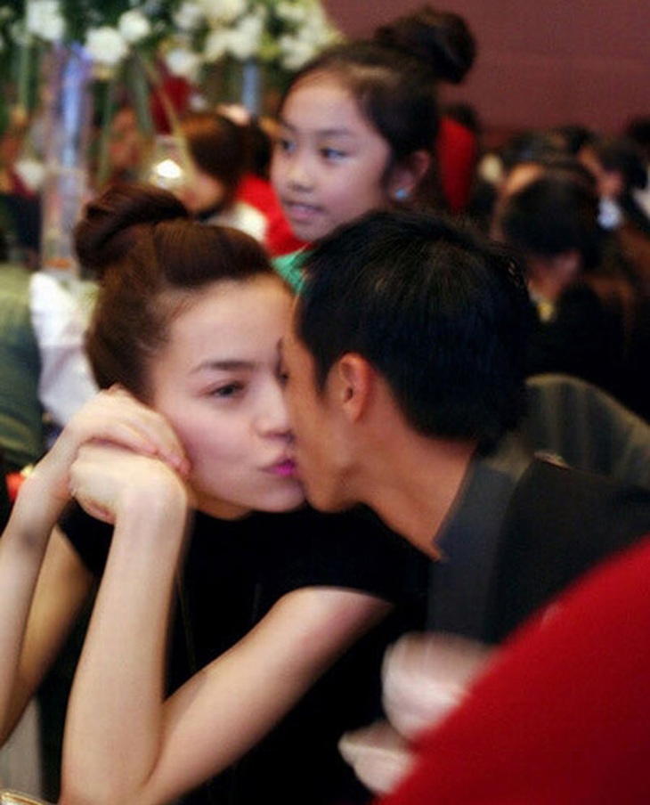 Cường đô la bất ngờ cầu hôn Hà Hồ sau 7 năm yêu nhau 8